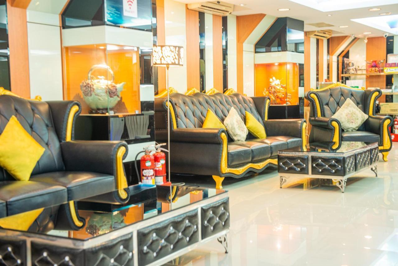 Wenpin Hotel - Pier 2 Каосюн Екстериор снимка