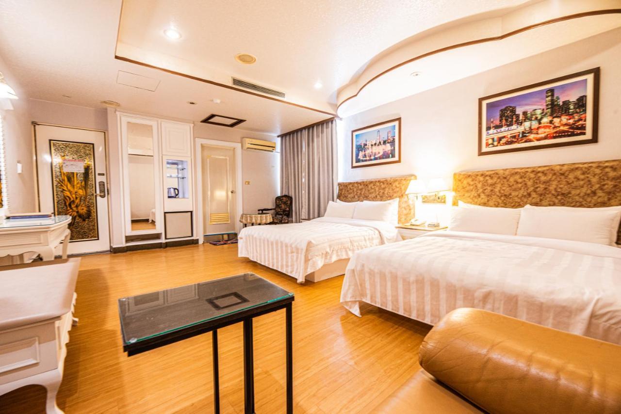 Wenpin Hotel - Pier 2 Каосюн Екстериор снимка